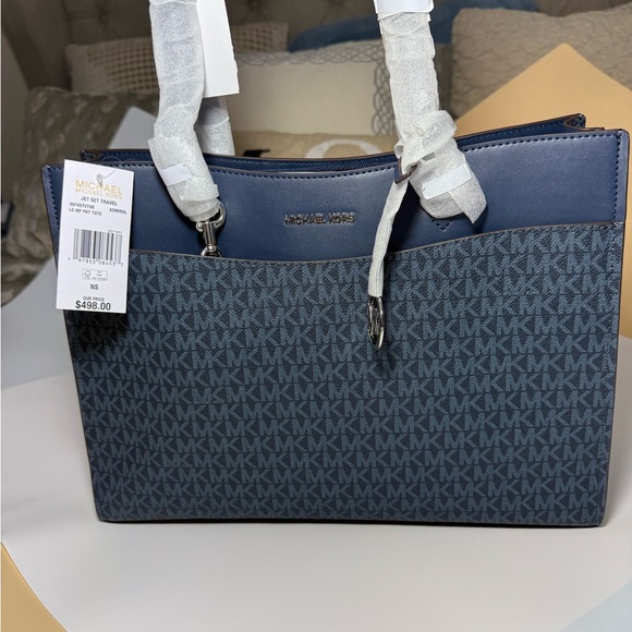 Michael Kors Jet Set Travel Navy and Blue Signature Tote